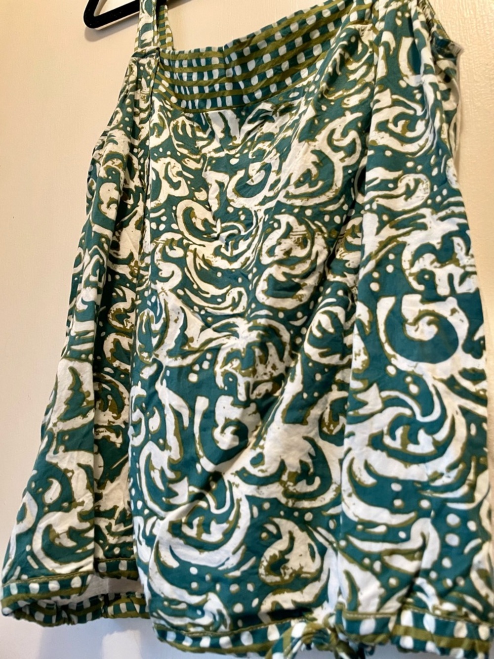 Green & White Printed Tie-Hem Camisole Made By Tiny Size Large